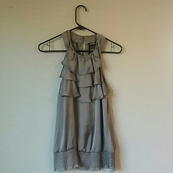 💐Elegant ruffled blouse💐 - Picture 5 of 6